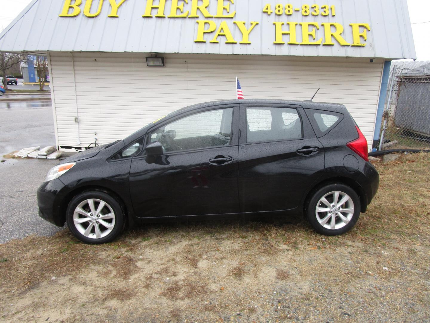 2016 Black Nissan Versa Note (3N1CE2CP4GL) , located at 2553 Airline Blvd, Portsmouth, VA, 23701, (757) 488-8331, 36.813889, -76.357597 - Photo#0